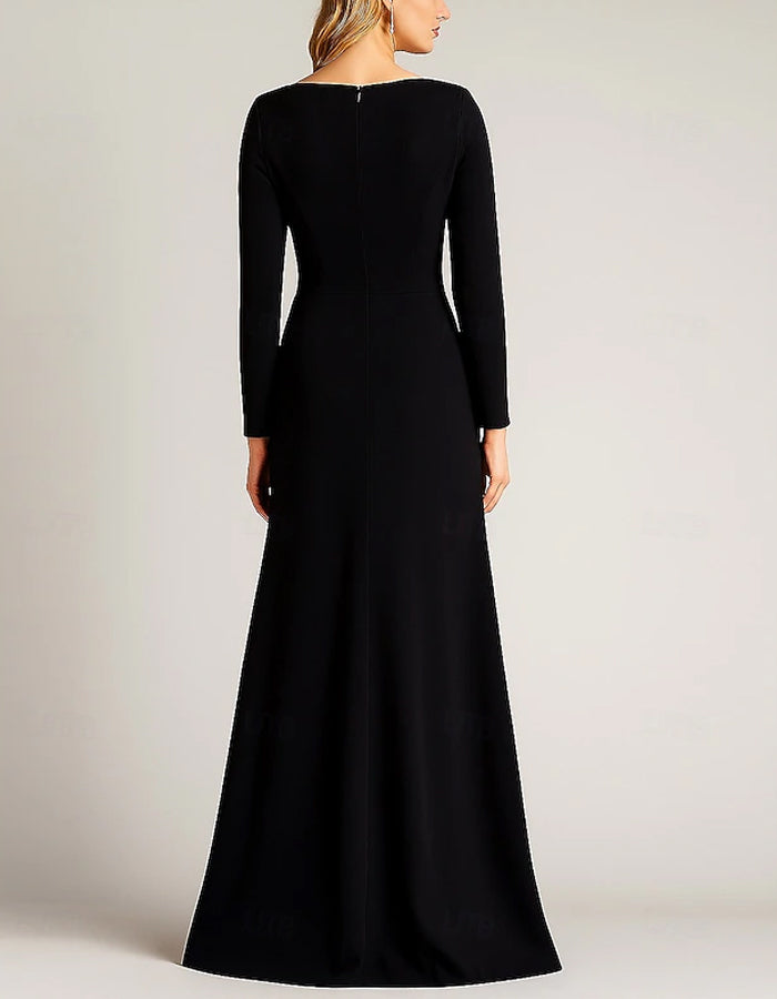 Robe longue maxi noire évasée à manches longues et col en V