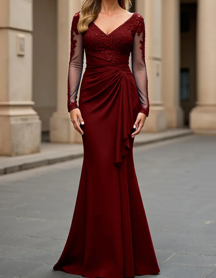 Vestido largo con adornos de encaje