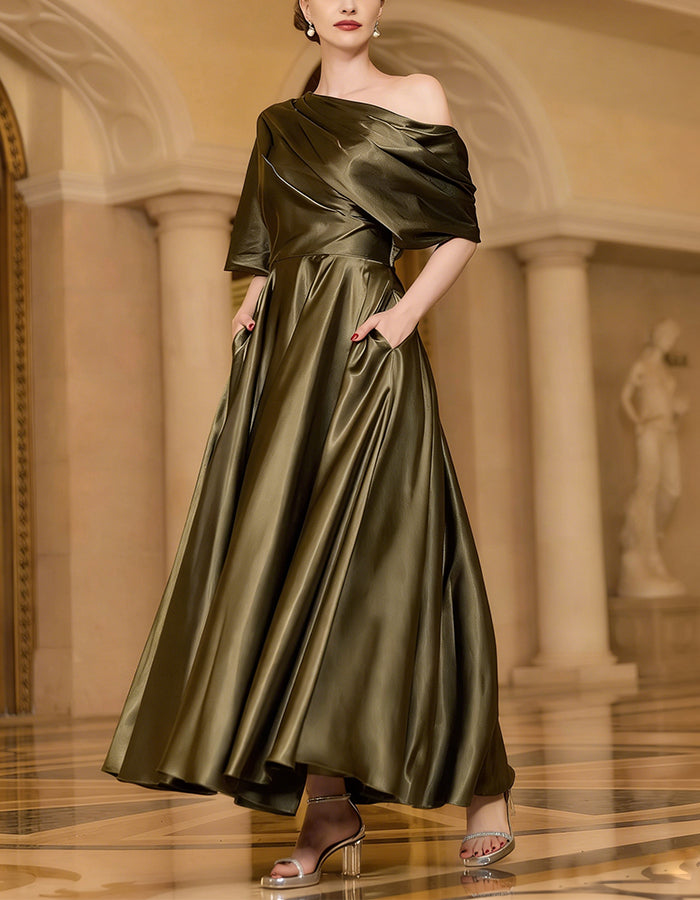Robe longue satinée unie à une épaule