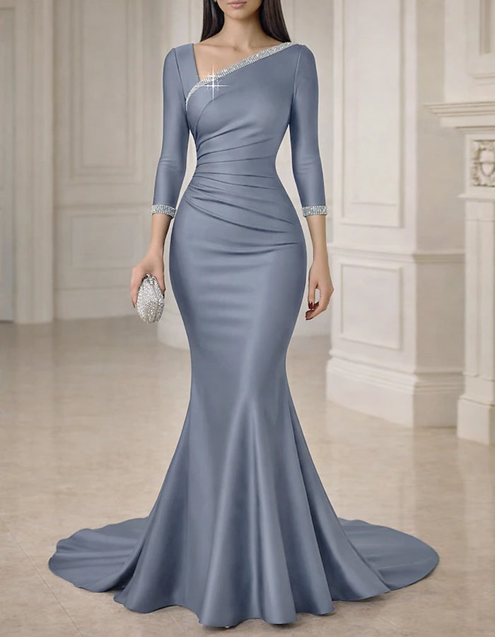 Vestido largo de satén negro con cola de pez