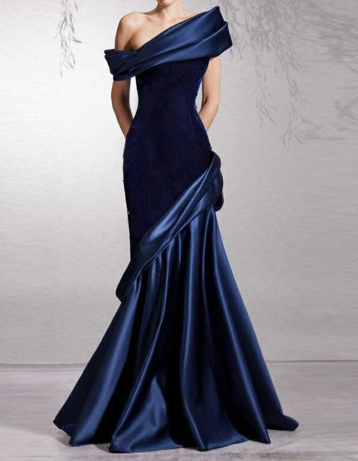 Vestido Maxi de Terciopelo Azul Oscuro y Satén de un Hombro con Cola de Pez