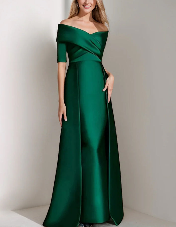 Robe longue en satin vert nouée à épaules dénudées