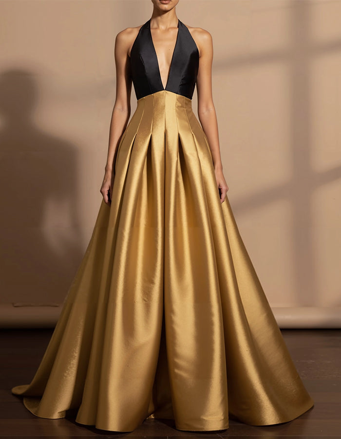 Vestido largo de satén con cuello halter y bloques de color