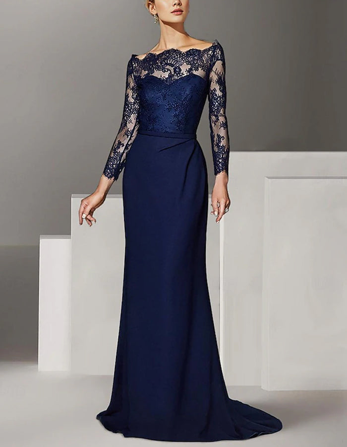 Vestido largo de satén azul marino con encaje y cola de pez