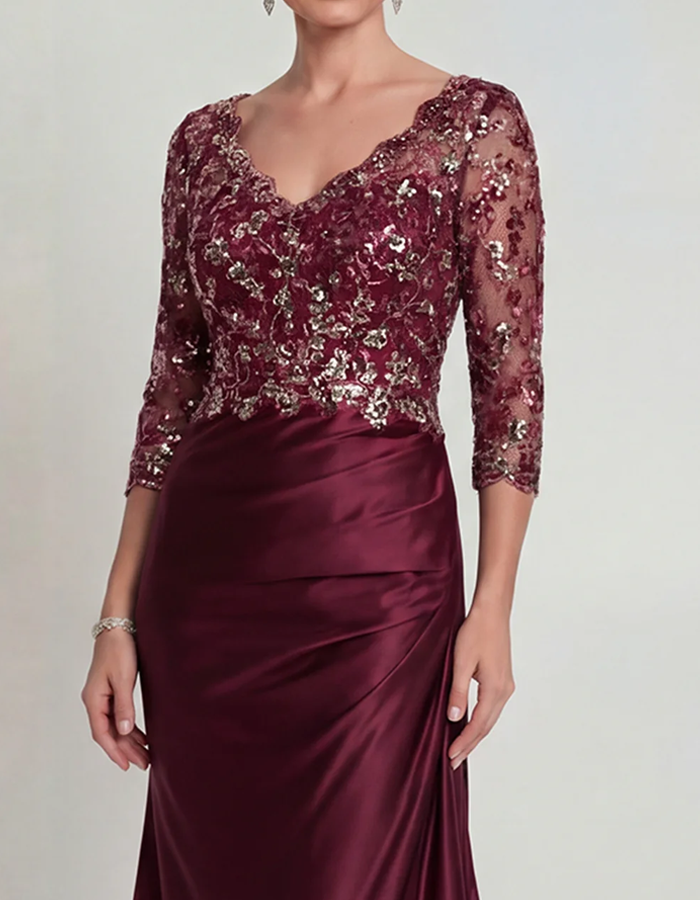 Vestido maxi de sirena de satén con encaje y lentejuelas y cuello de pico