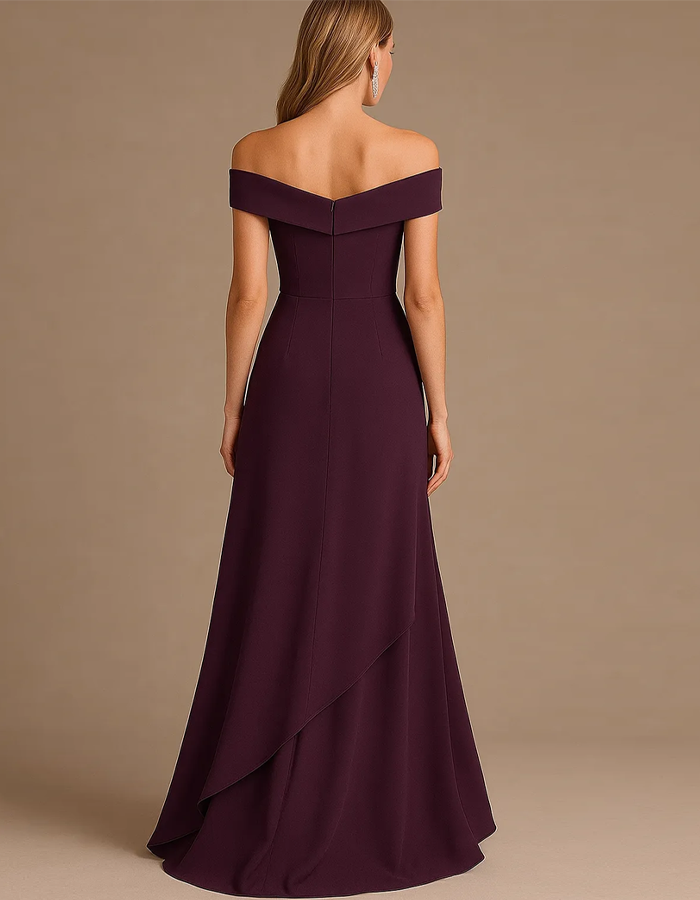 Vestido largo drapeado con hombros descubiertos