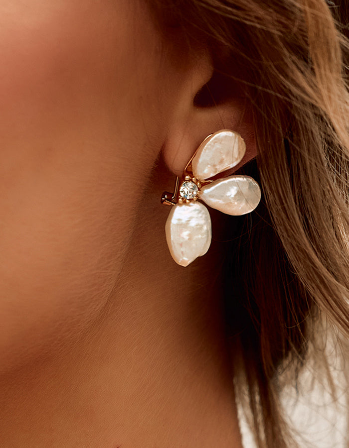 Pendientes de flor de pétalos 3D