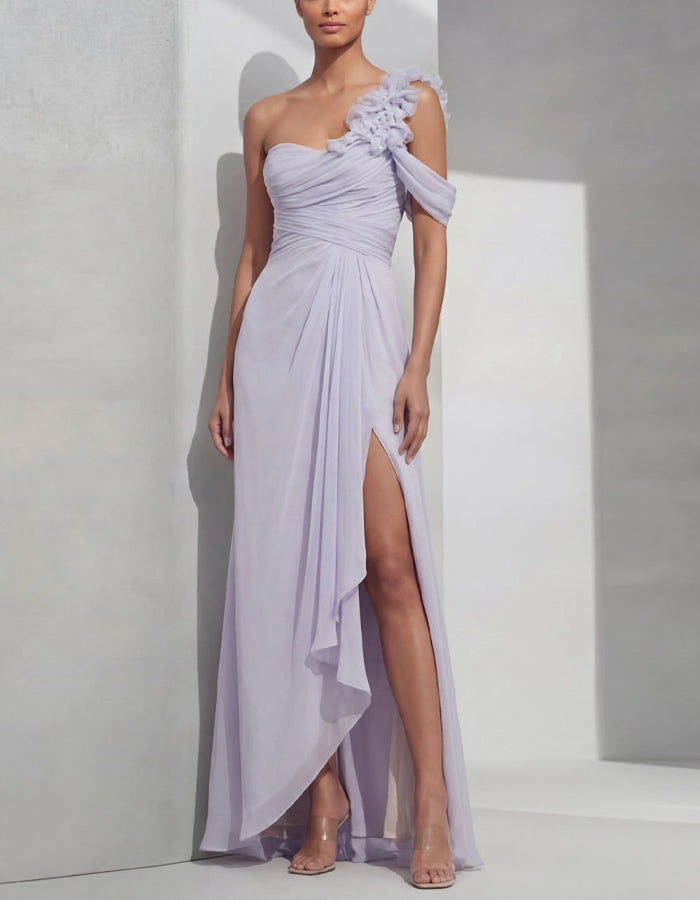 Vestido largo de gasa color lavanda morado con un solo hombro y flores 3D