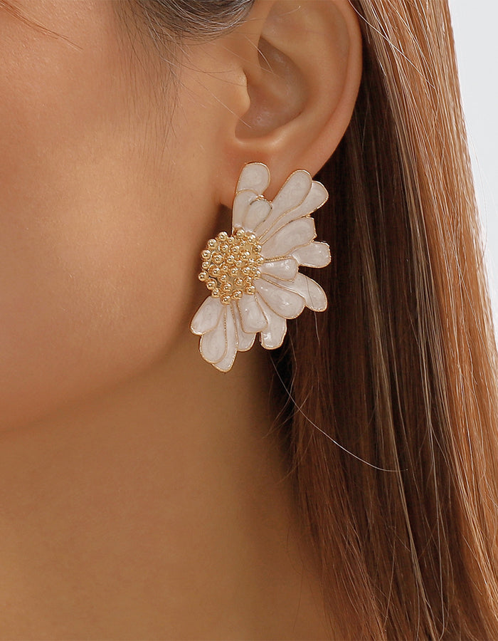 Vintage Alloy Flower Stud Earrings