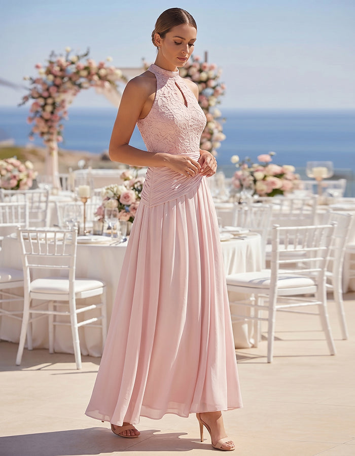 Vestido maxi de gasa rosa con ribete de encaje
