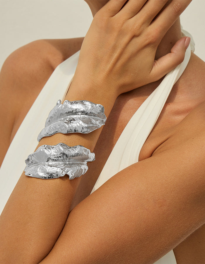 Leaf Wrapped Wide Faced Spring Open Bracelet