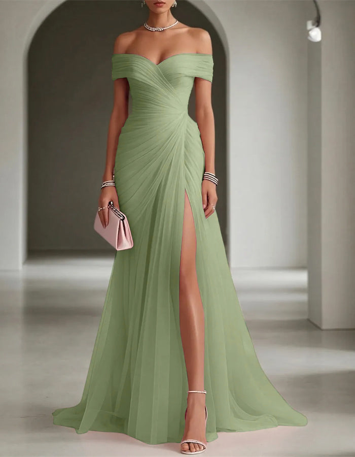 Vestido maxi liso con hombros descubiertos, fruncido de malla y abertura
