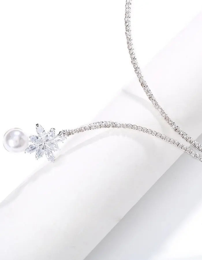 Elegant Pearl Clavicle Necklace