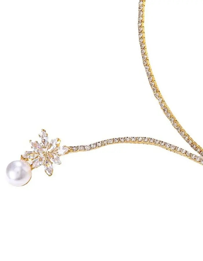 Elegant Pearl Clavicle Necklace