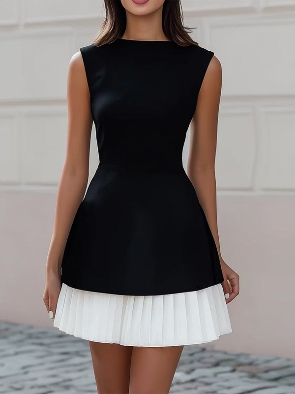 Black And White Color Blocked Sleeveless Pleated Mini Dress