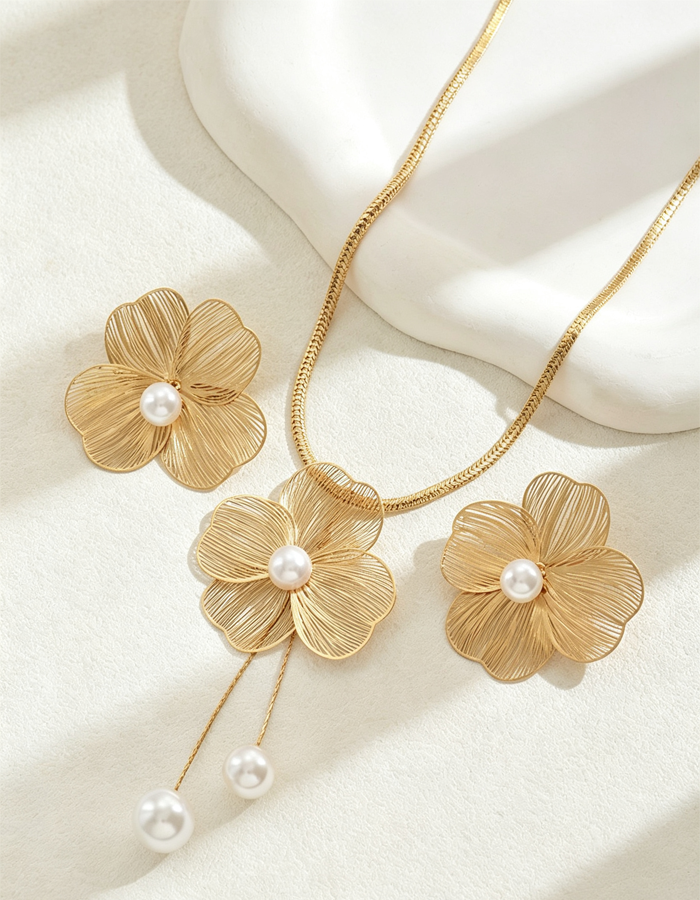 Hollowed-out Flower Pearl 2-piece Jewelry Set