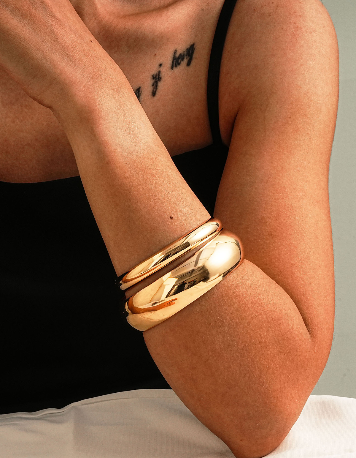 Gold Polished Metal Chunky Bangle Bracelet Set for Women Evening Dress