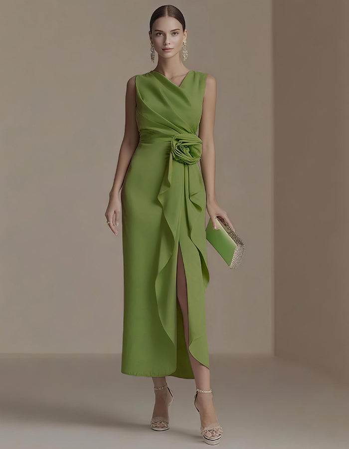 Elegante vestido midi de satén con cuerpo drapeado y cintura floral