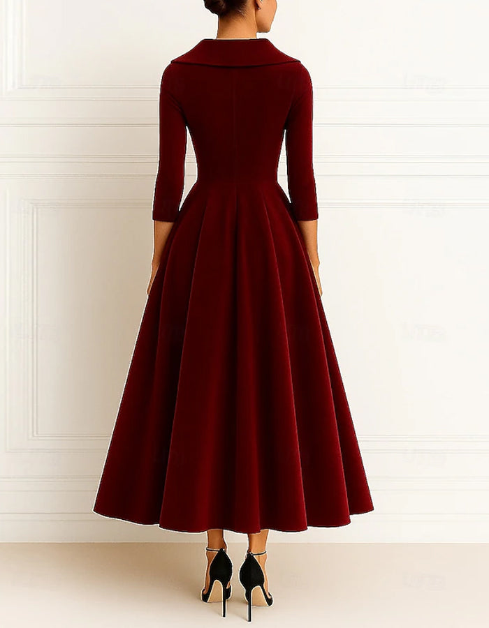 Vestido largo plisado de terciopelo rojo con mangas largas y corte en A