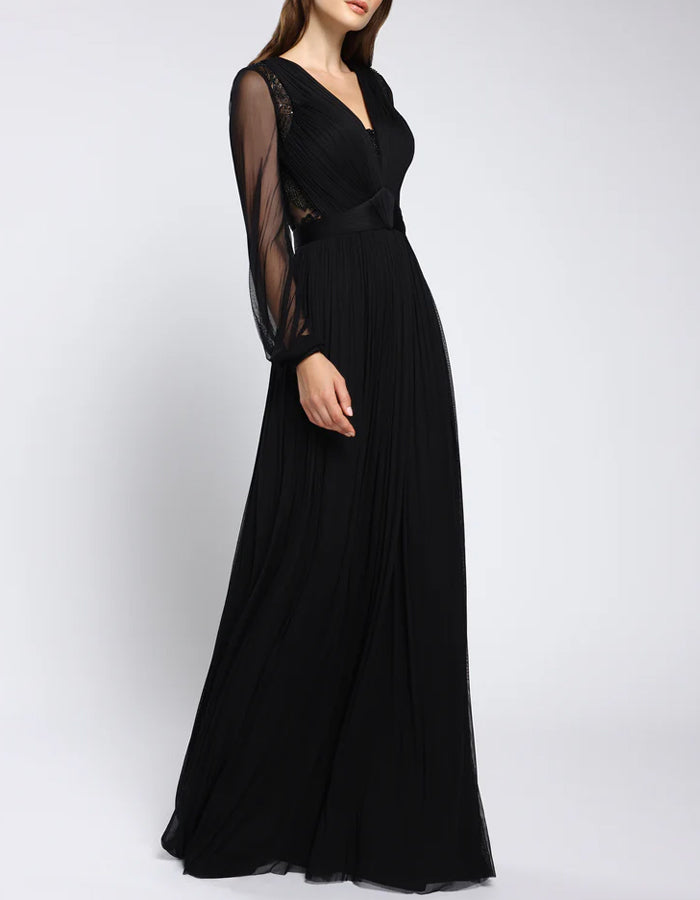 Robe longue en mousseline de soie noire à manches longues et dentelle
