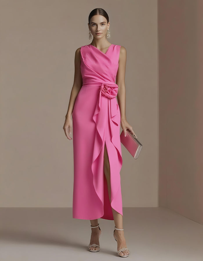 Elegante vestido midi de satén con cuerpo drapeado y cintura floral